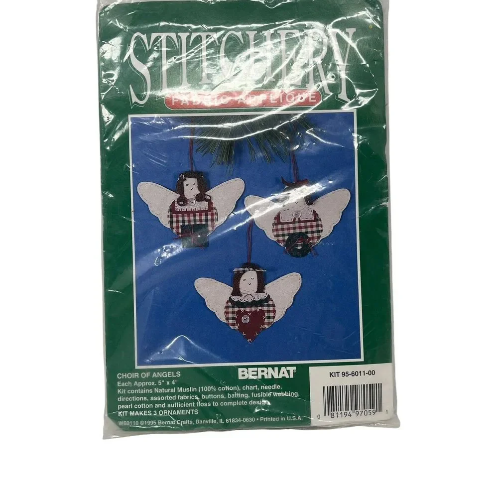 Bernat Christmas‎ Stitchery CHOIR OF ANGELS 3 Ornaments Sewing Applique Kit 1995